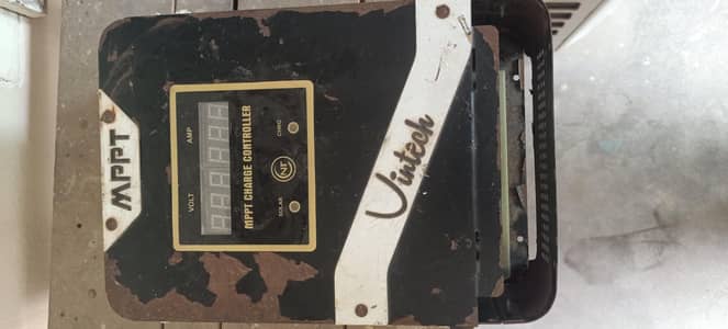 Vintech MPPT Solar Charge Controller (12V / 24V Support)