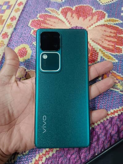 Vivo V30