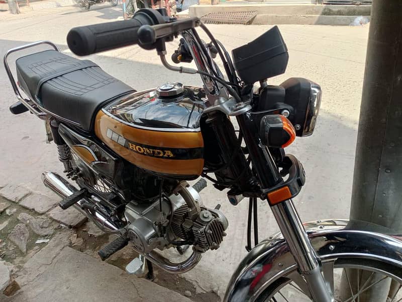 crown 2016 model 1