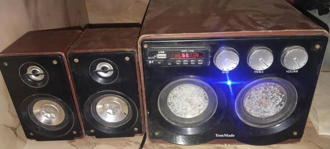 BT speaker  full bases.  new condition