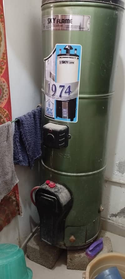 Good Condition Hybrid Geyser for sale