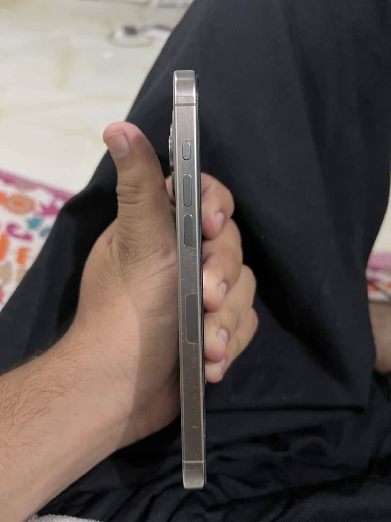 iPhone 15 pro max 5
