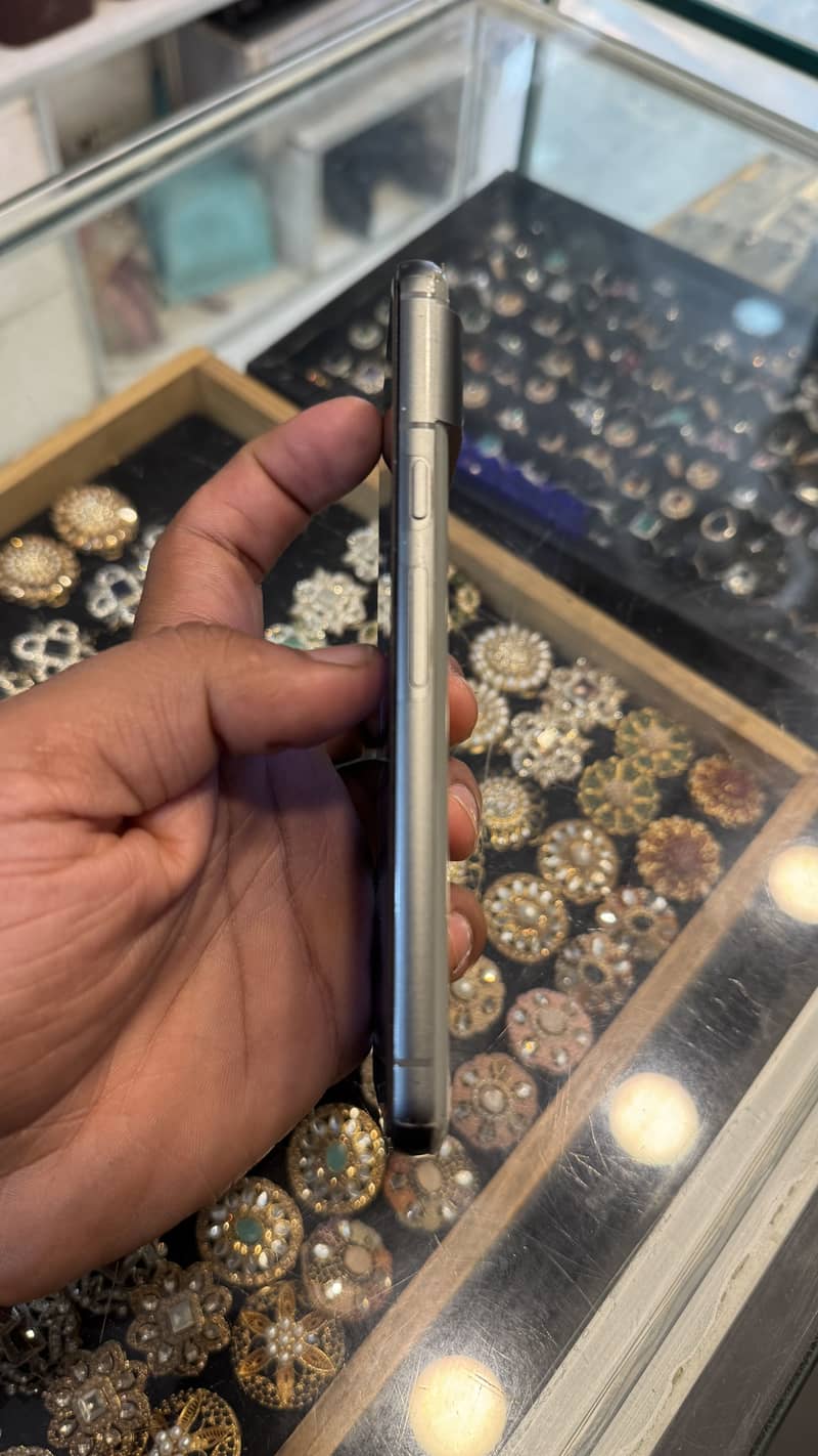 Google Pixel 8 3