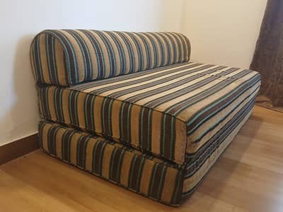 Sofa come bed