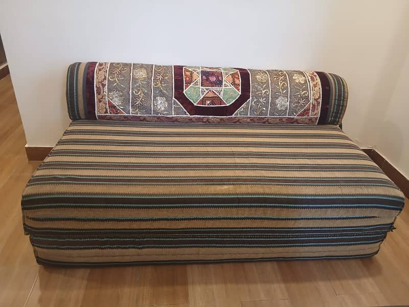 Sofa come bed 1