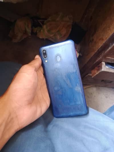 Samsung Mobile M20