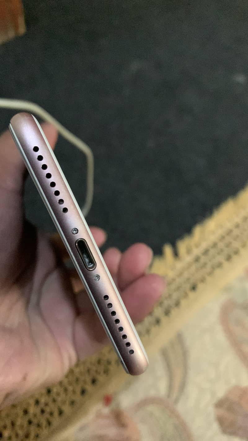 Apple iPhone 7 Plus 2