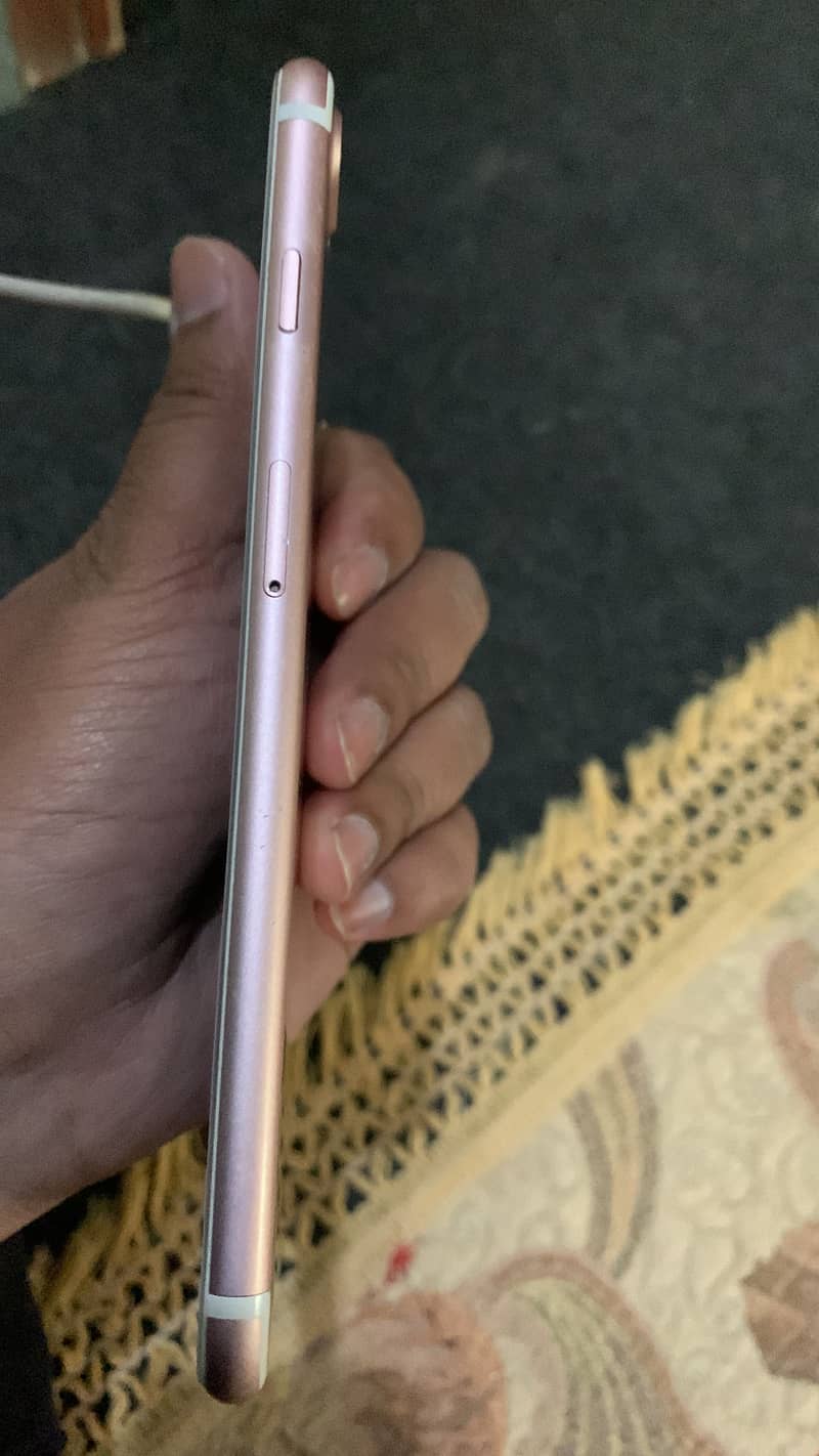 Apple iPhone 7 Plus 3