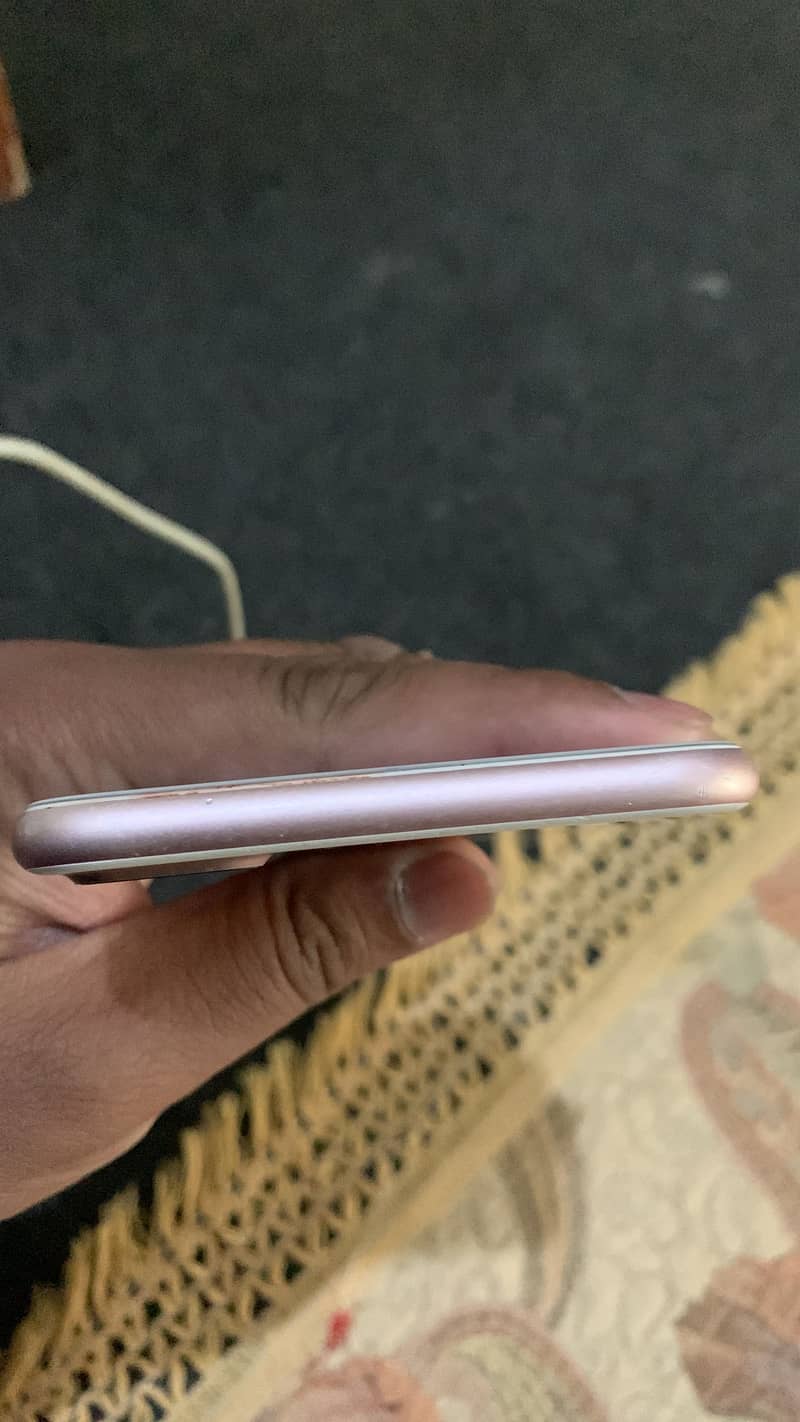 Apple iPhone 7 Plus 4