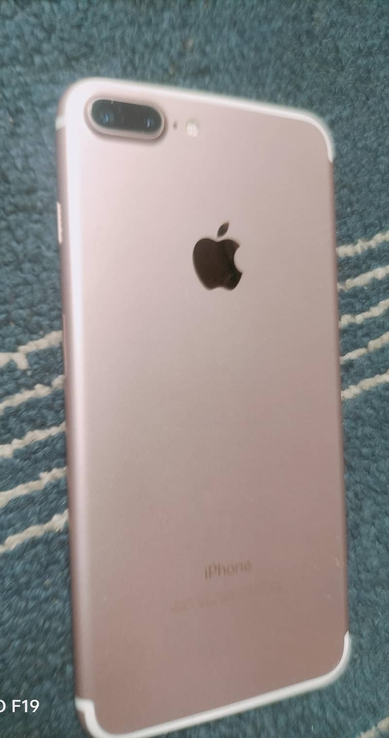 Apple iPhone 7 Plus 3