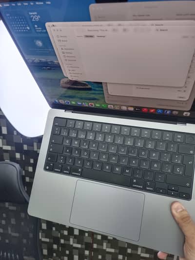 MACBOOK PRO M3 2023 14 INCH 16GB RAM 512GB SSD 100 HEALTH 75 CYCLE