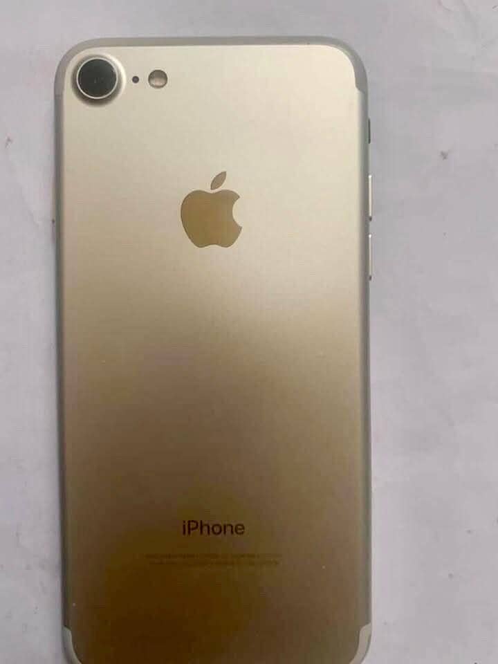 Apple iPhone 7 0