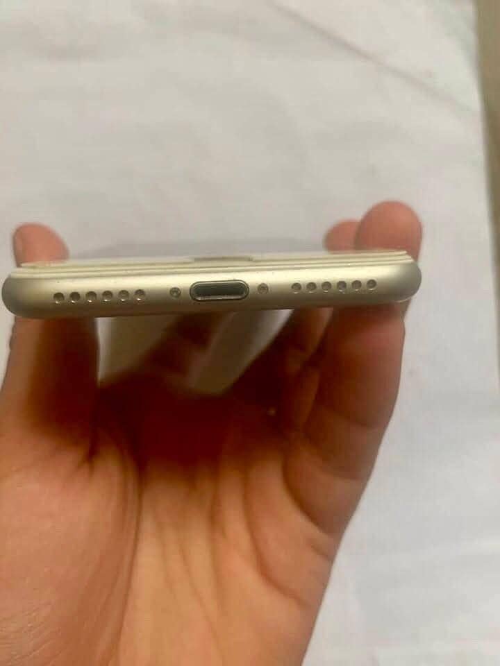 Apple iPhone 7 2