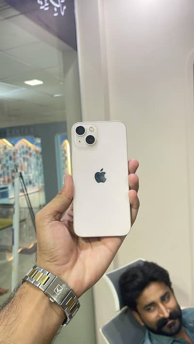 Apple iPhone 13
