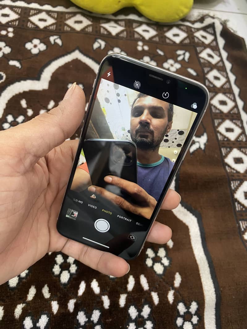 Apple iPhone X 4