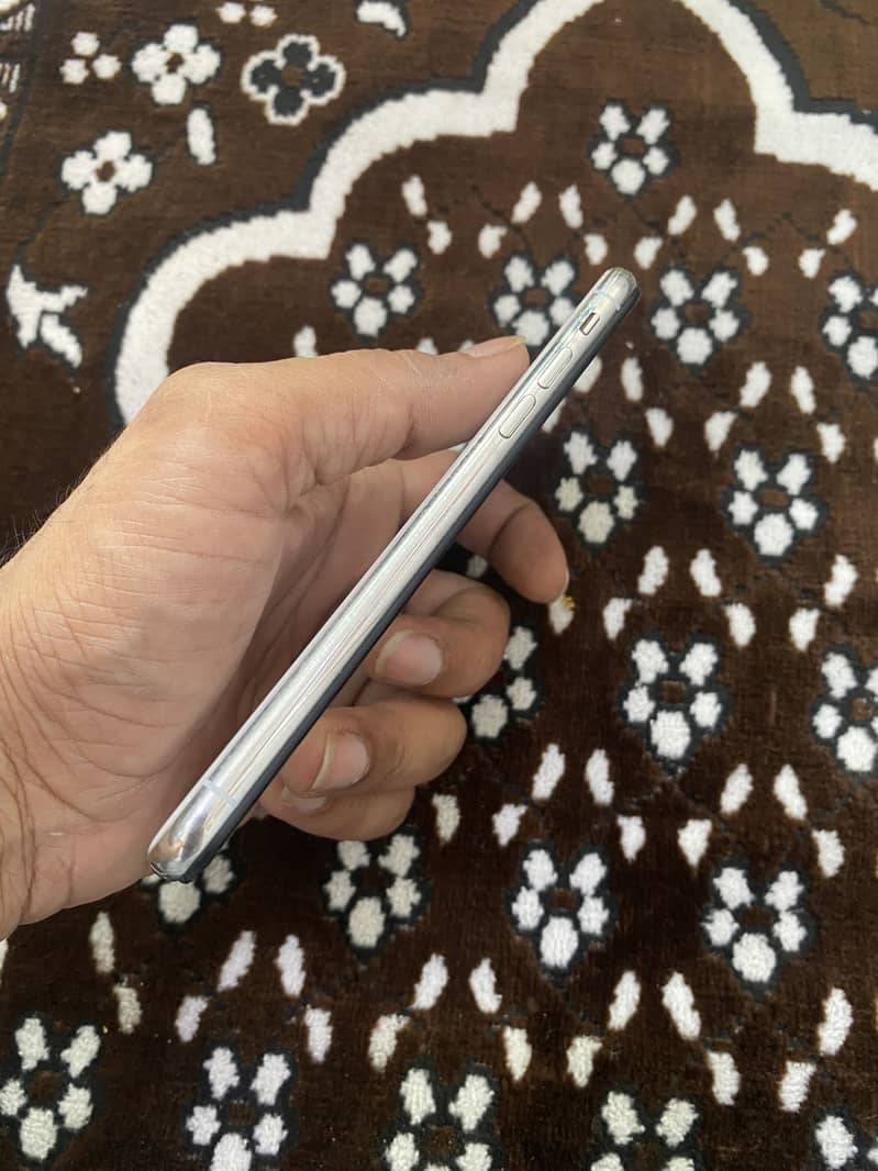 Apple iPhone X 6