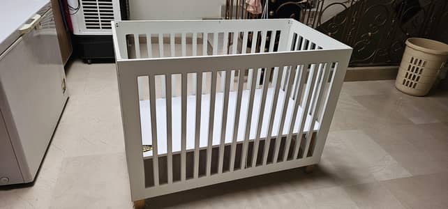 baby cot full size white