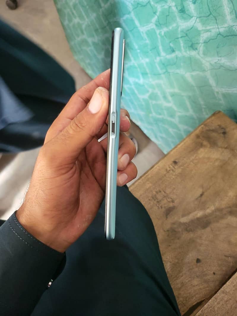 OPPO A76 3