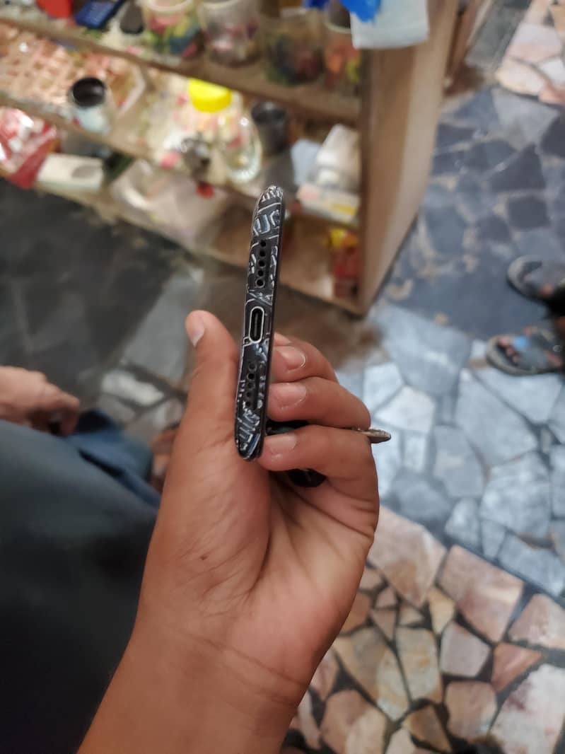 One Plus 6T 4
