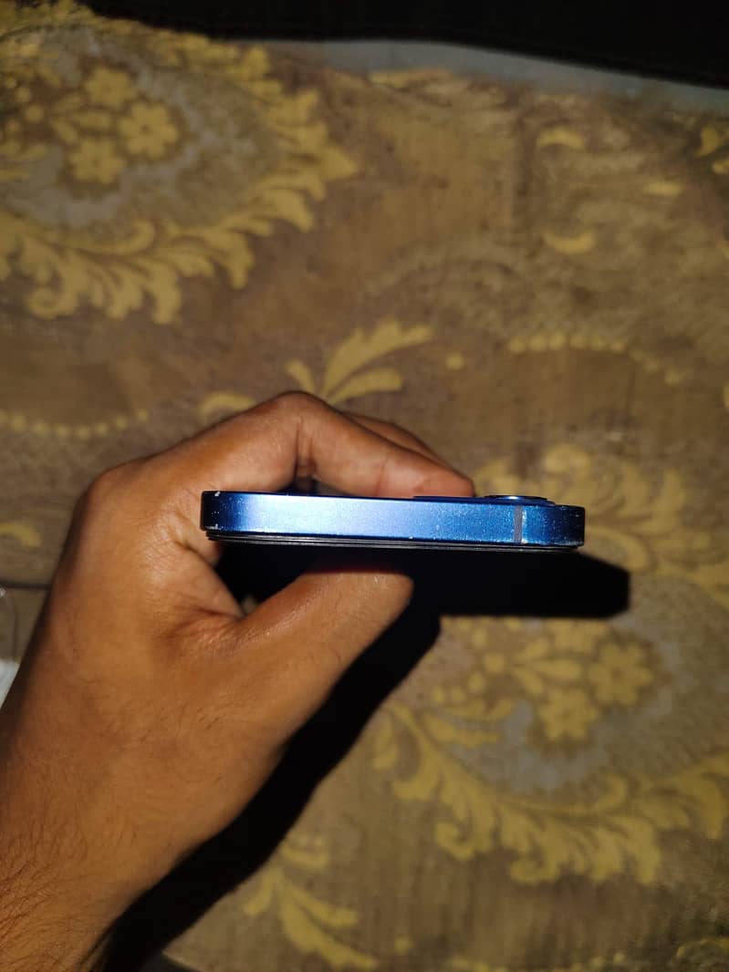 Apple iPhone 12 0