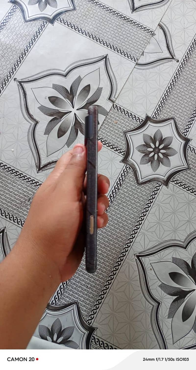 Google Pixal 8A 3