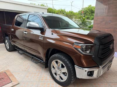 Toyota Tundra 5.7i 2015
