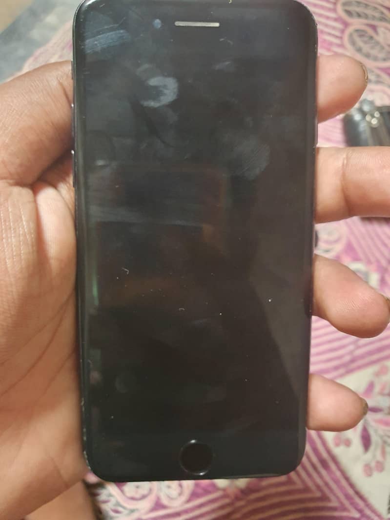 Apple iPhone 7 1