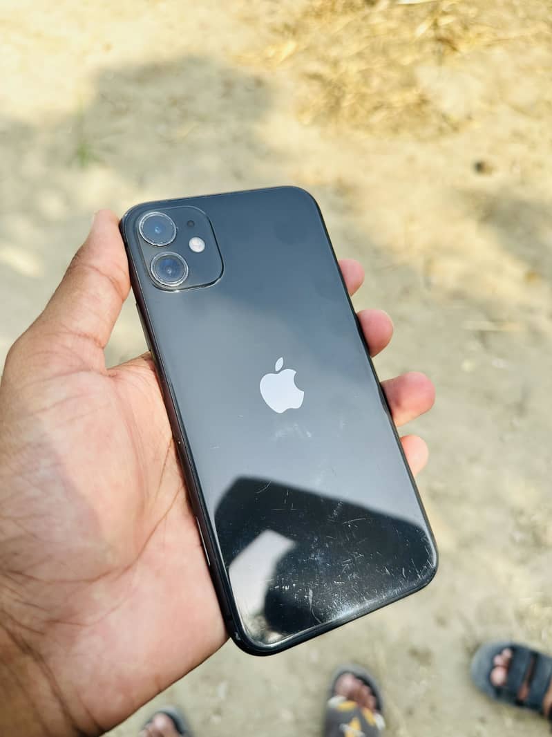 Apple iPhone 11 3