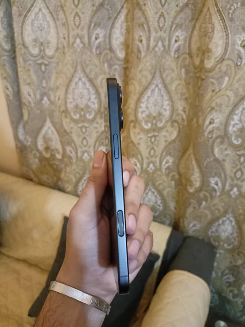 iPhone 16 Plus JV 1