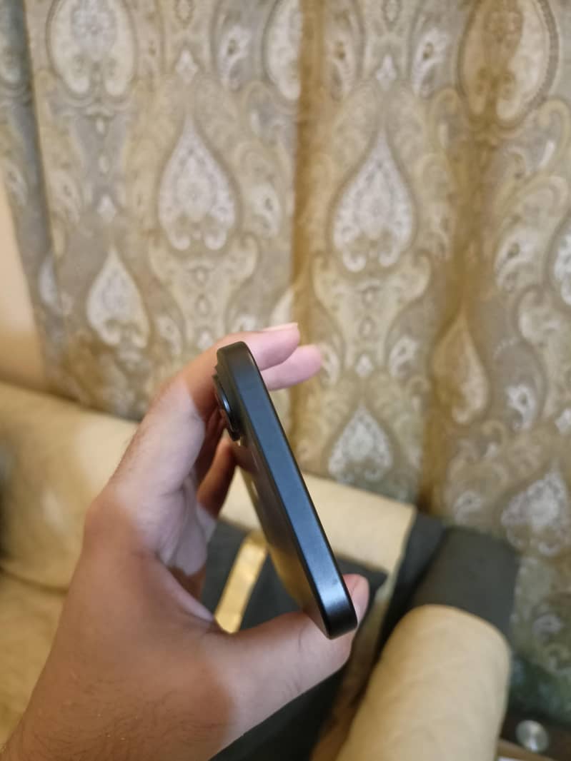 iPhone 16 Plus JV 3