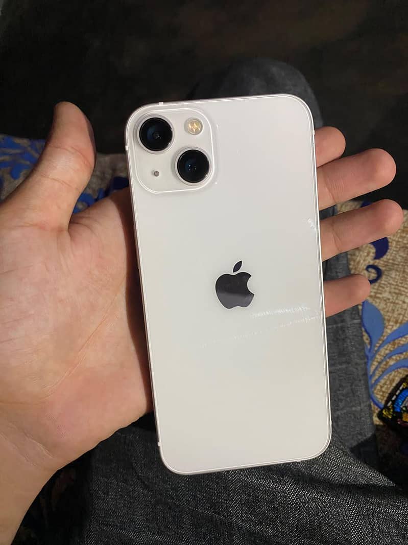 Apple iPhone 13 0