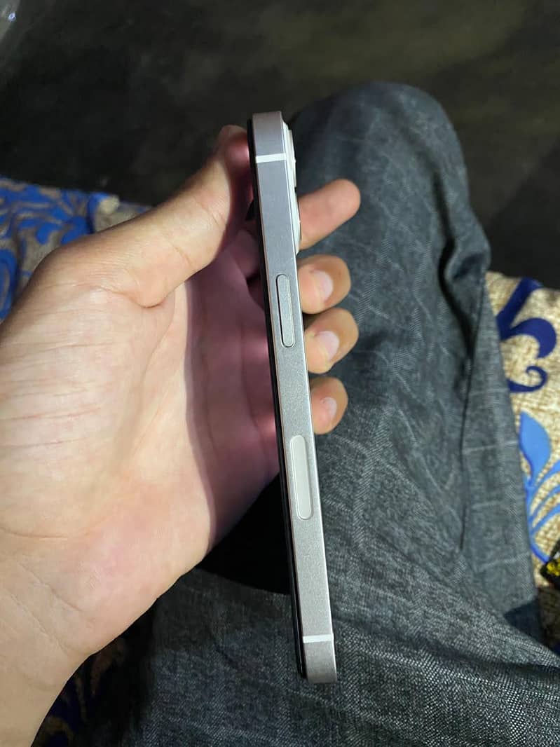 Apple iPhone 13 1