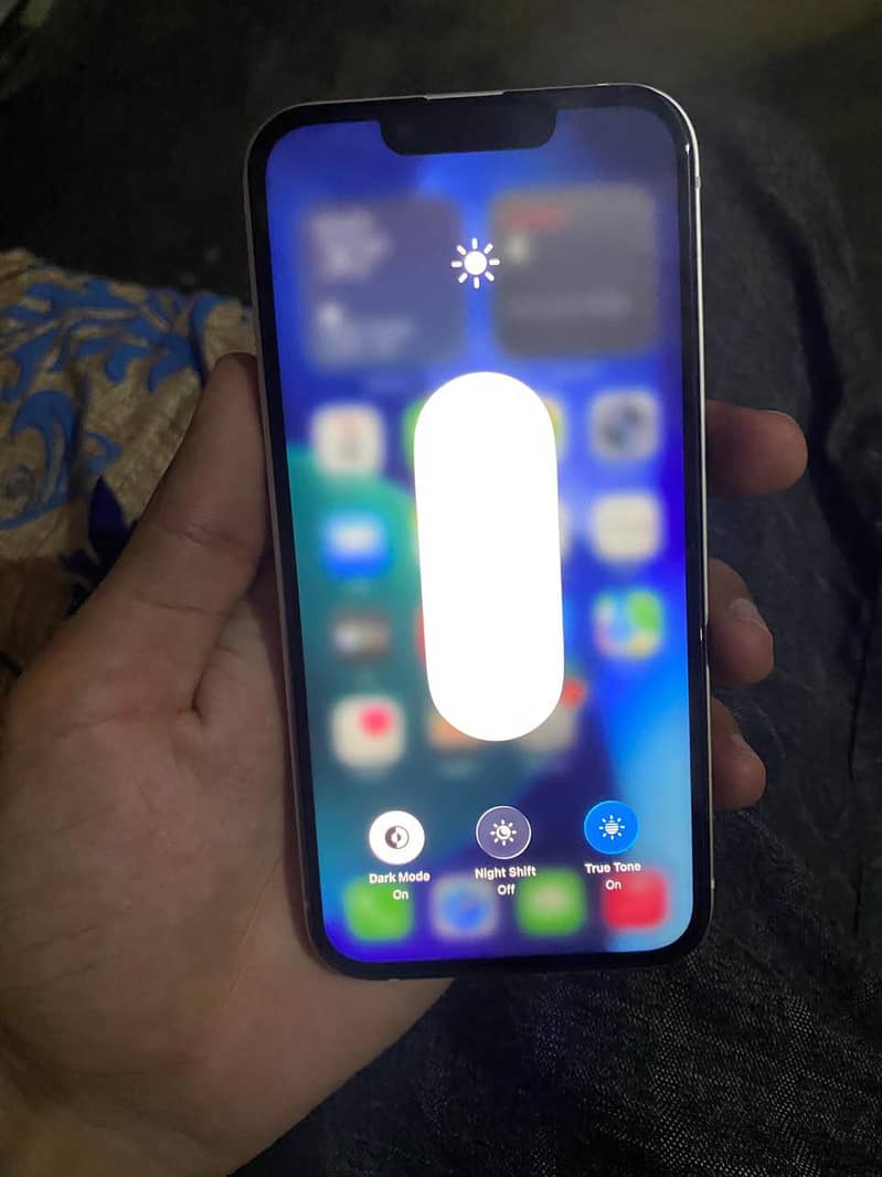 Apple iPhone 13 4