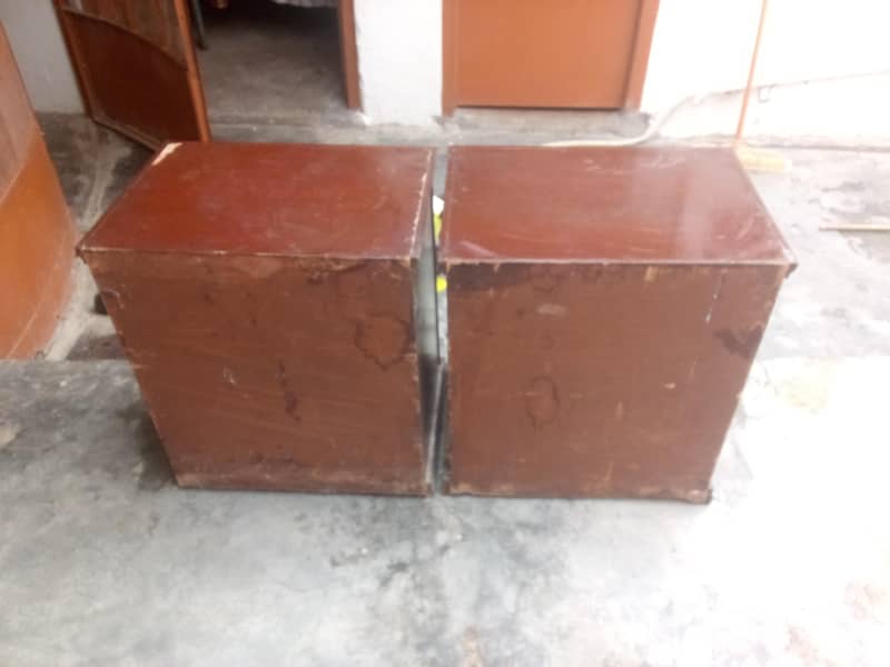 Bedside Tables 4