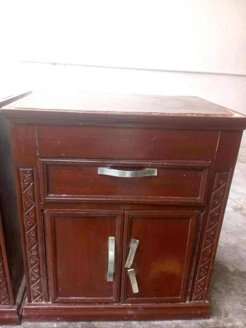 Bedside Tables 5