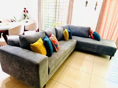 L shape sofa 6 seats and 2 chairs