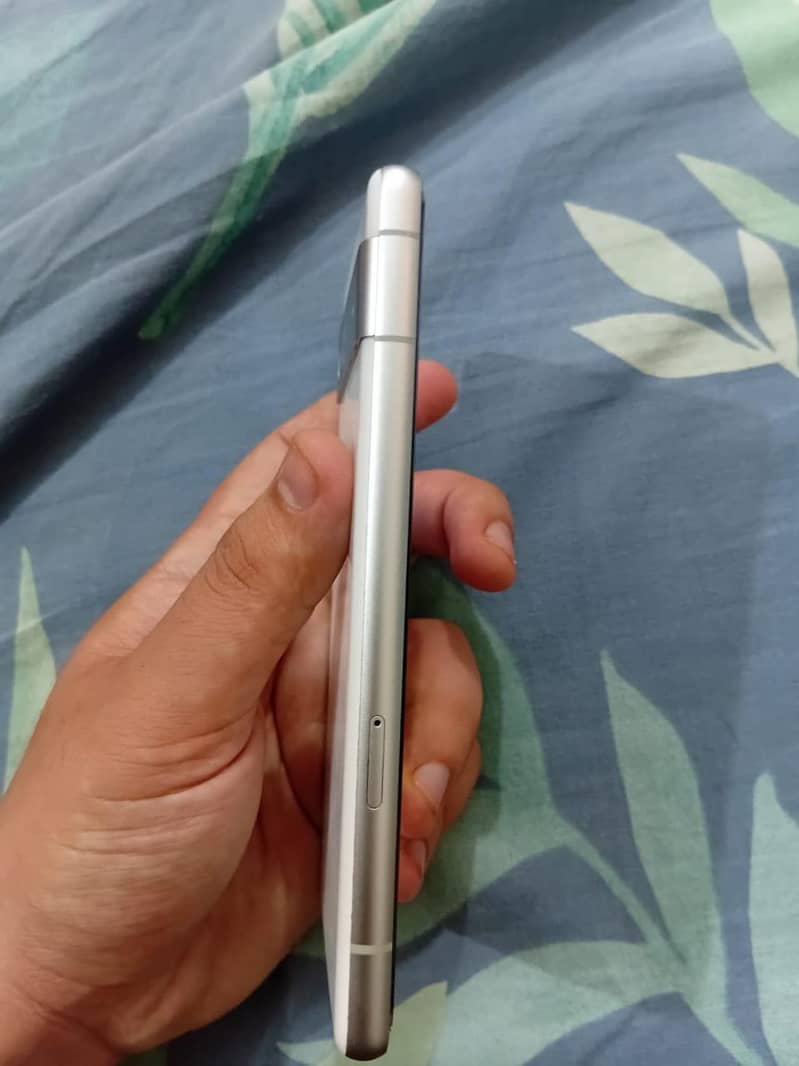 Google Pixel 7a 2