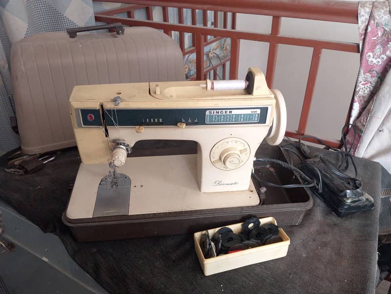 dismatic sweing machine 1