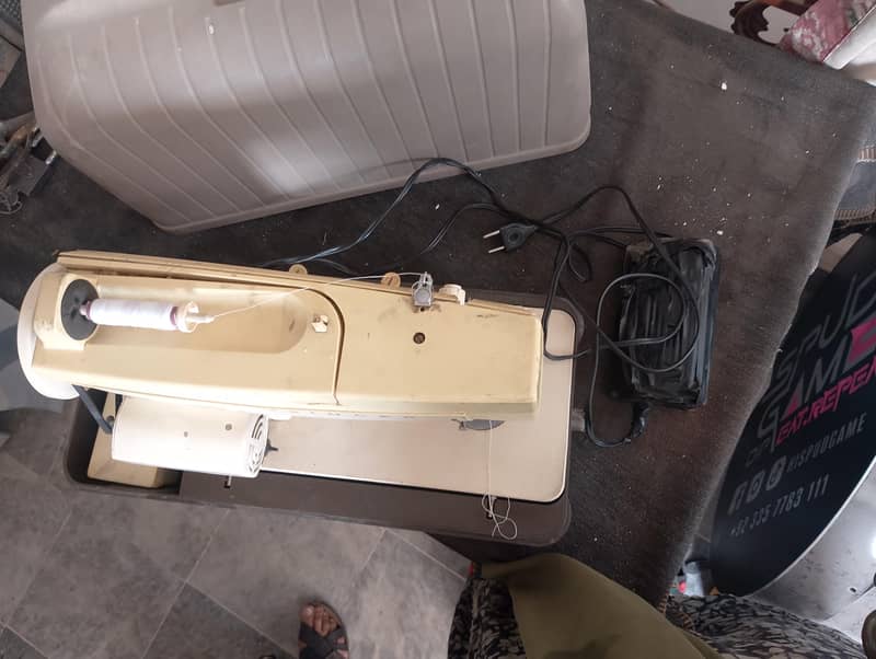dismatic sweing machine 3
