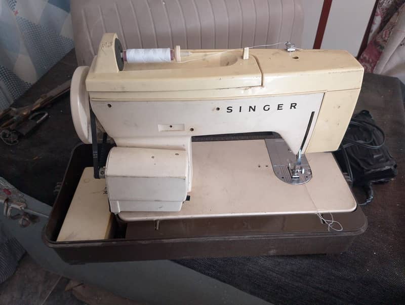 dismatic sweing machine 4