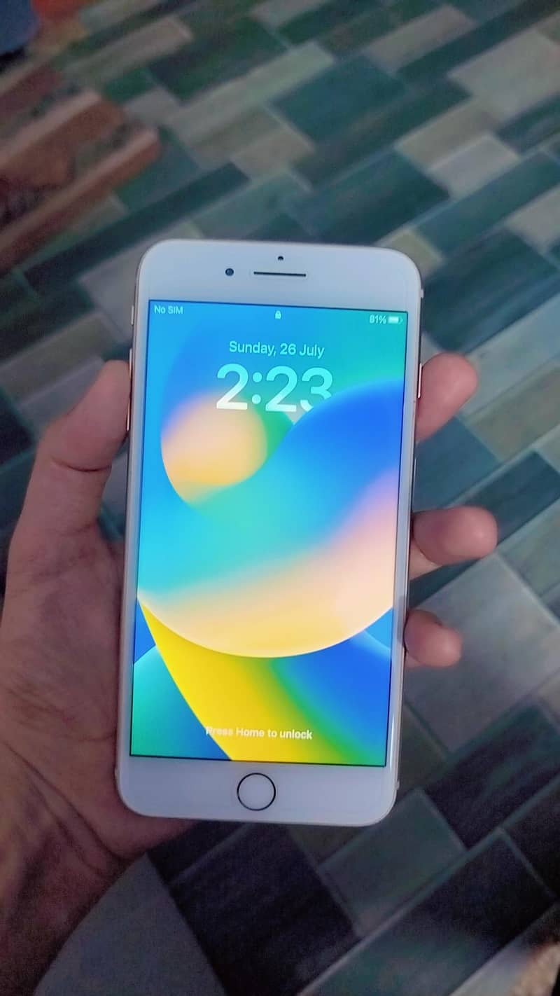 Apple iPhone 8 Plus 3