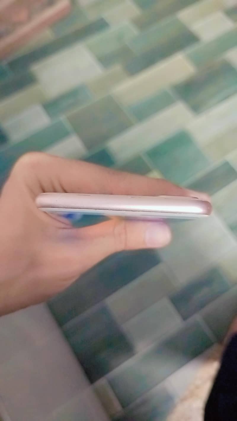 Apple iPhone 8 Plus 5