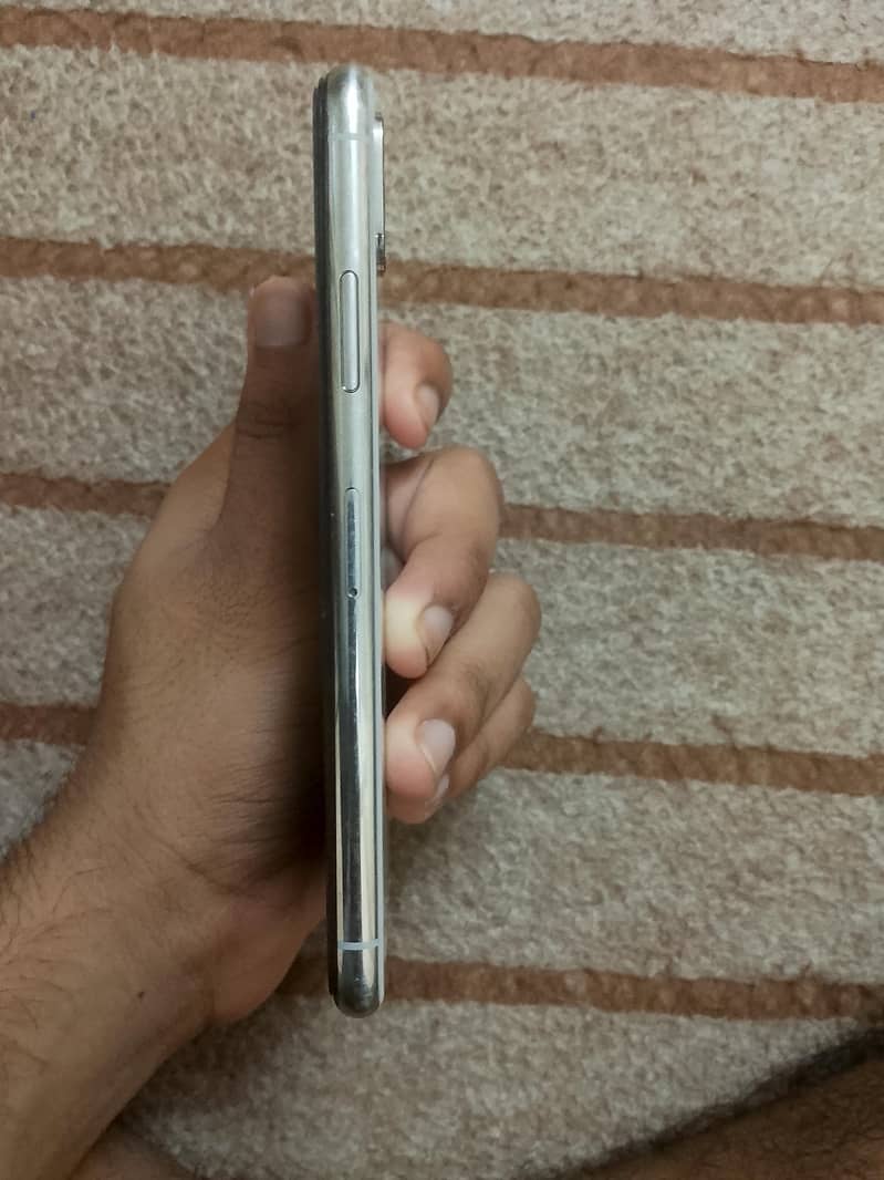 Apple iPhone X 2
