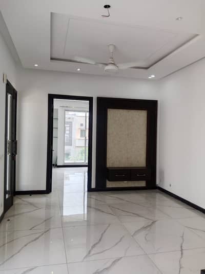 *1 Kanal Luxury House For Rent*