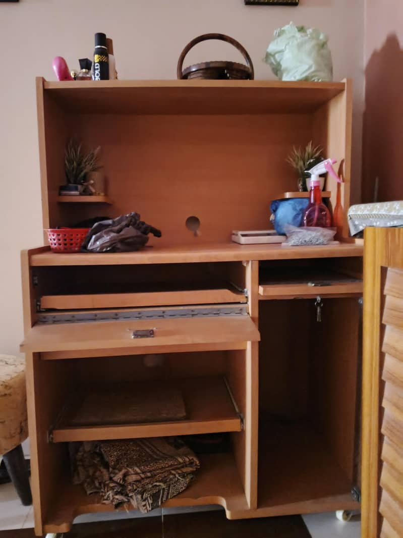 Computer table 3
