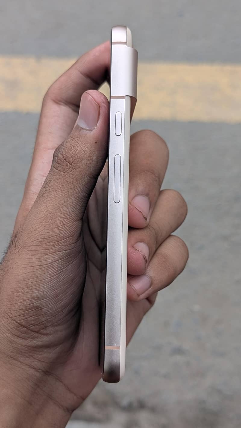 Google Pixel 8 2