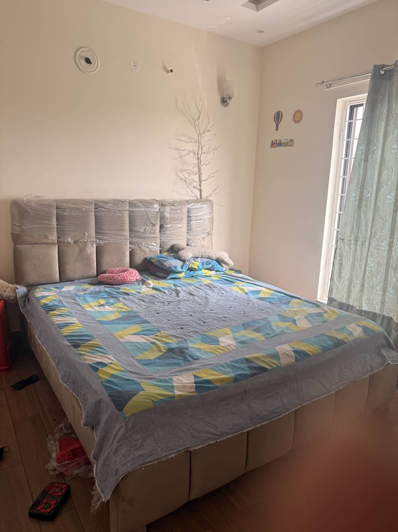King bed 1
