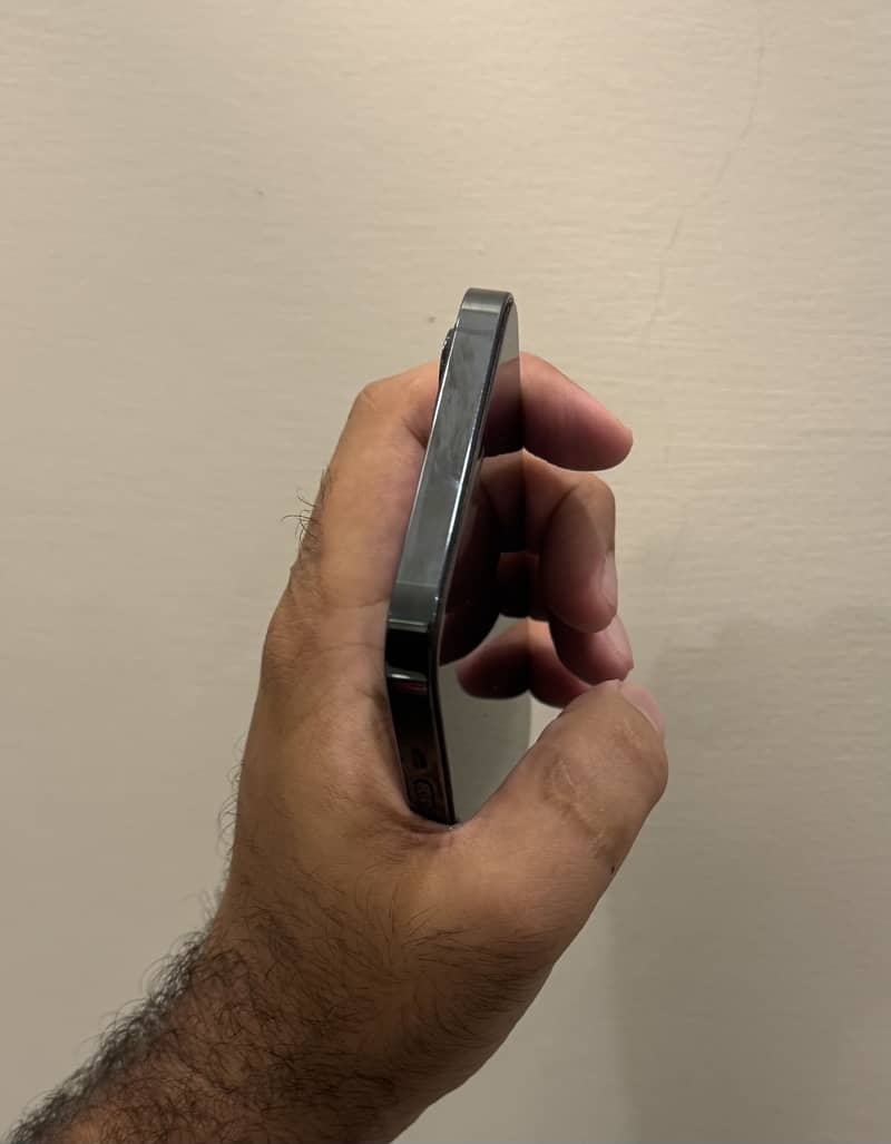 Apple iPhone 12 Pro Max 4
