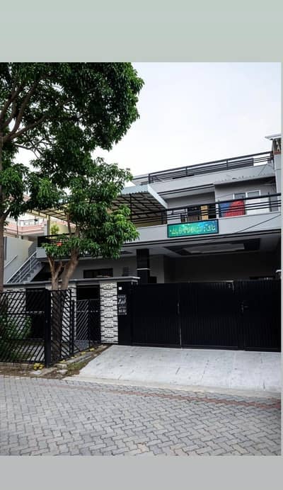 1 kanal House urgent for sale