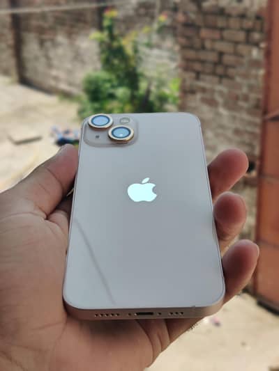 Apple iPhone 13